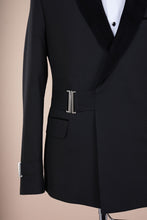 Laden Sie das Bild in den Galerie-Viewer, Noah Black Tuxedo Premium Collection (Wedding Edition)
