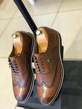 Load image into Gallery viewer, WINGTIP OXFORDS
