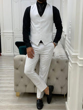 Laden Sie das Bild in den Galerie-Viewer, Barnes Slim Fit White Suit
