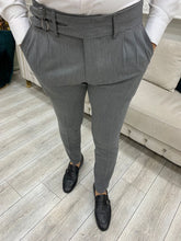 Laden Sie das Bild in den Galerie-Viewer, Harringate Slim Fit Double Buckled Gray Pants
