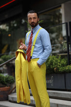 Laden Sie das Bild in den Galerie-Viewer, Madison Slim Fit Yellow Suit
