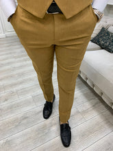 Laden Sie das Bild in den Galerie-Viewer, Trent Slim Fit Mustard Suit
