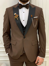 Laden Sie das Bild in den Galerie-Viewer, Connor Slim Fit Detachable Dovetail Brown Tuxedo
