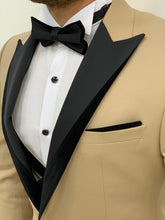 이미지를 갤러리 뷰어에 로드 , Brooks Slim Fit Groom Collection (Cream Velvet/Silk Lapel Tuxedo)
