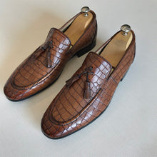 Load image into Gallery viewer, Lance Tasseled Camel Leather Loafer
